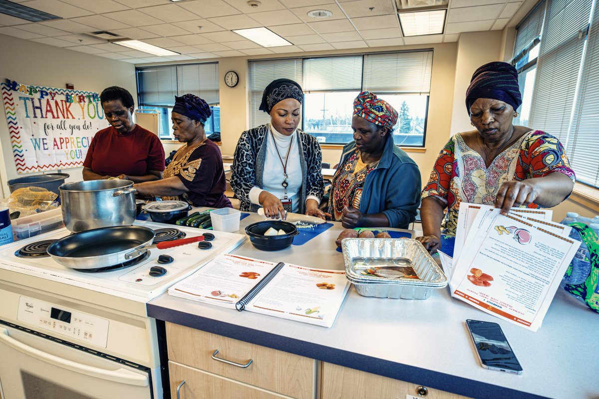MultCoHealth's tweet photo. 🥑 Embracing Healthy Food Traditions at Multnomah East

🍲 The Community Health Worker (CHW) Program lifts up traditional cooking to inspire healthy cuisine and fellowship. 

👥 "The initial idea was to bring together a group of Swahili speaking women and ask them what health topics would be most beneficial to them," says Sylvia Ness, Health Promotion Specialist Senior. The group wanted to learn more about heart health, stress, how to shop for food on a budget, and increasing physical activity. 

💖 Mamie Zagabe, CHW at Mid County Health Center, continues, "Clients learn new recipes during class. And at the end of the class, participants are able to take home groceries as part of their homework to make the recipes and share with their families."

Learn more about the event: https://t.co/brXIZOD4e8