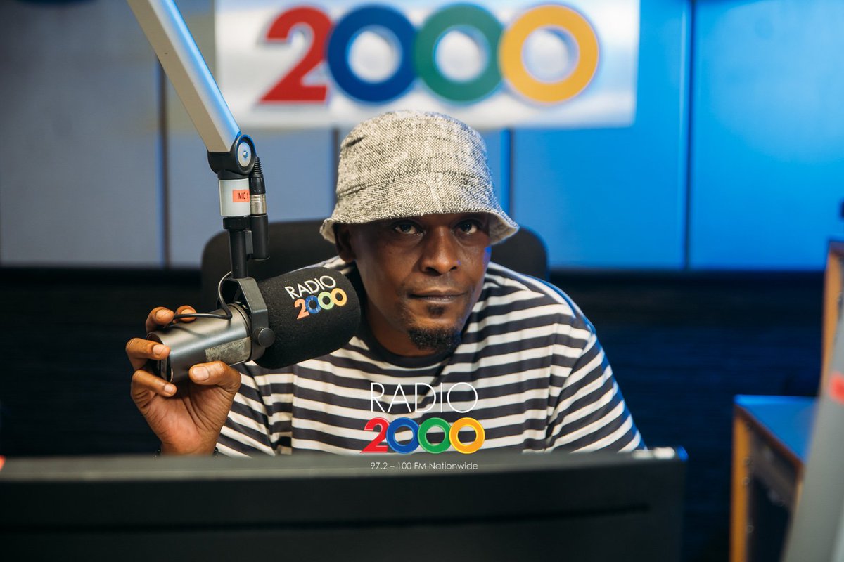 MolemoThib73577's tweet photo. The best afternoon drive guys #TheDriveConnection Mnisi we Mvula GWADLA GWADLA Marking the register as always LEMOLYZINGBOY great show.
@Radio2000_ZA
@Mnisi__weMvula
@LonwaboMiso
#IamListeningToRadio2000
RADIO IS THE THEATER OF VOICE
📻🔥🇿🇦🎧🎙️✨🎧🇿🇦🔥📻🎙️✨🎶🎧🔥📻 https://t.co/ZpbDKof54o