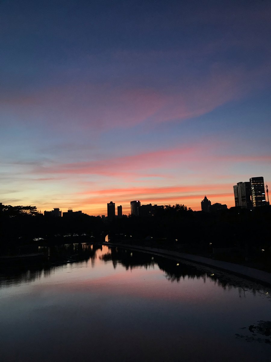 HardSingh's tweet photo. 今日下班顺道绕去江边走了走，晚风配夕阳超治愈，累坏的脑子瞬间放空～ https://t.co/XuD4mXDkQQ