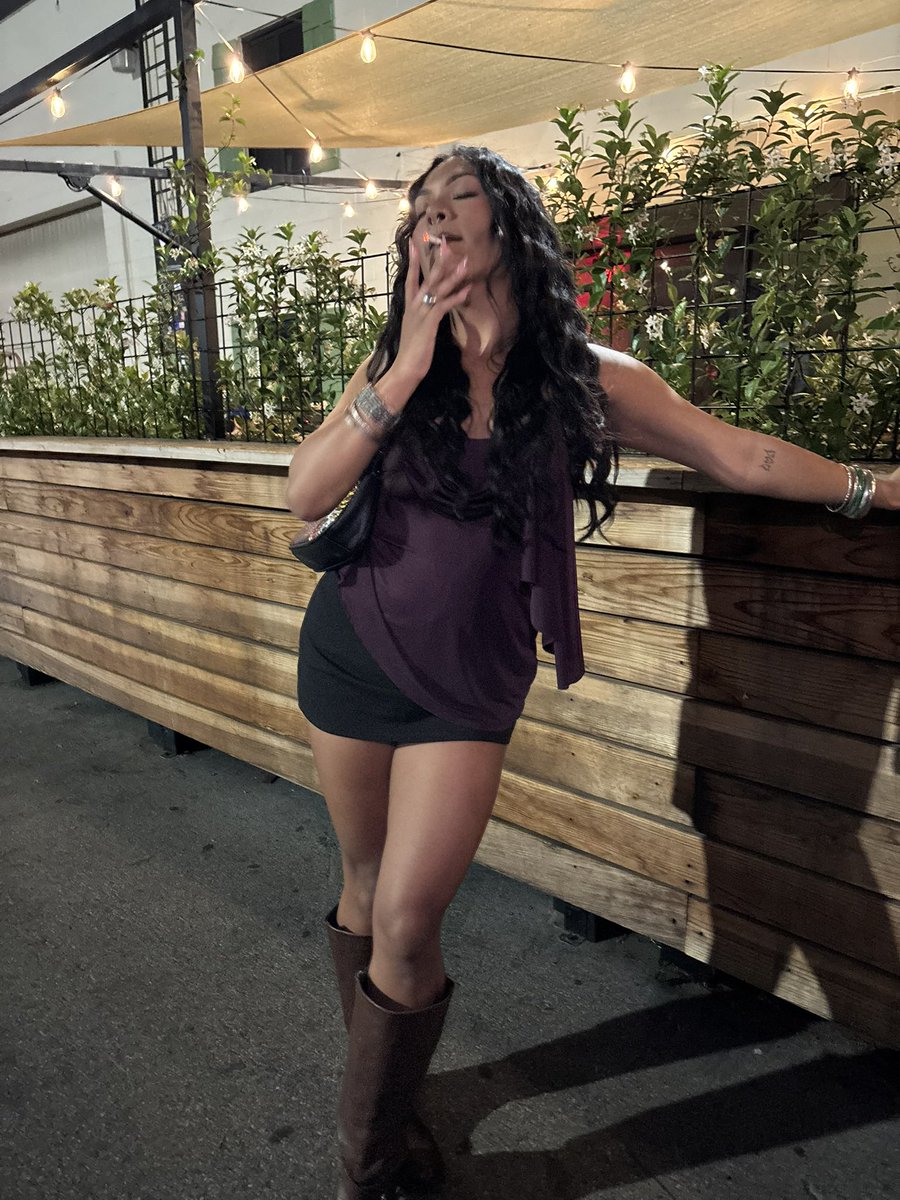 jadeaworld's tweet photo. when drunk cigarette calls I answer https://t.co/GiRMP3VnGL