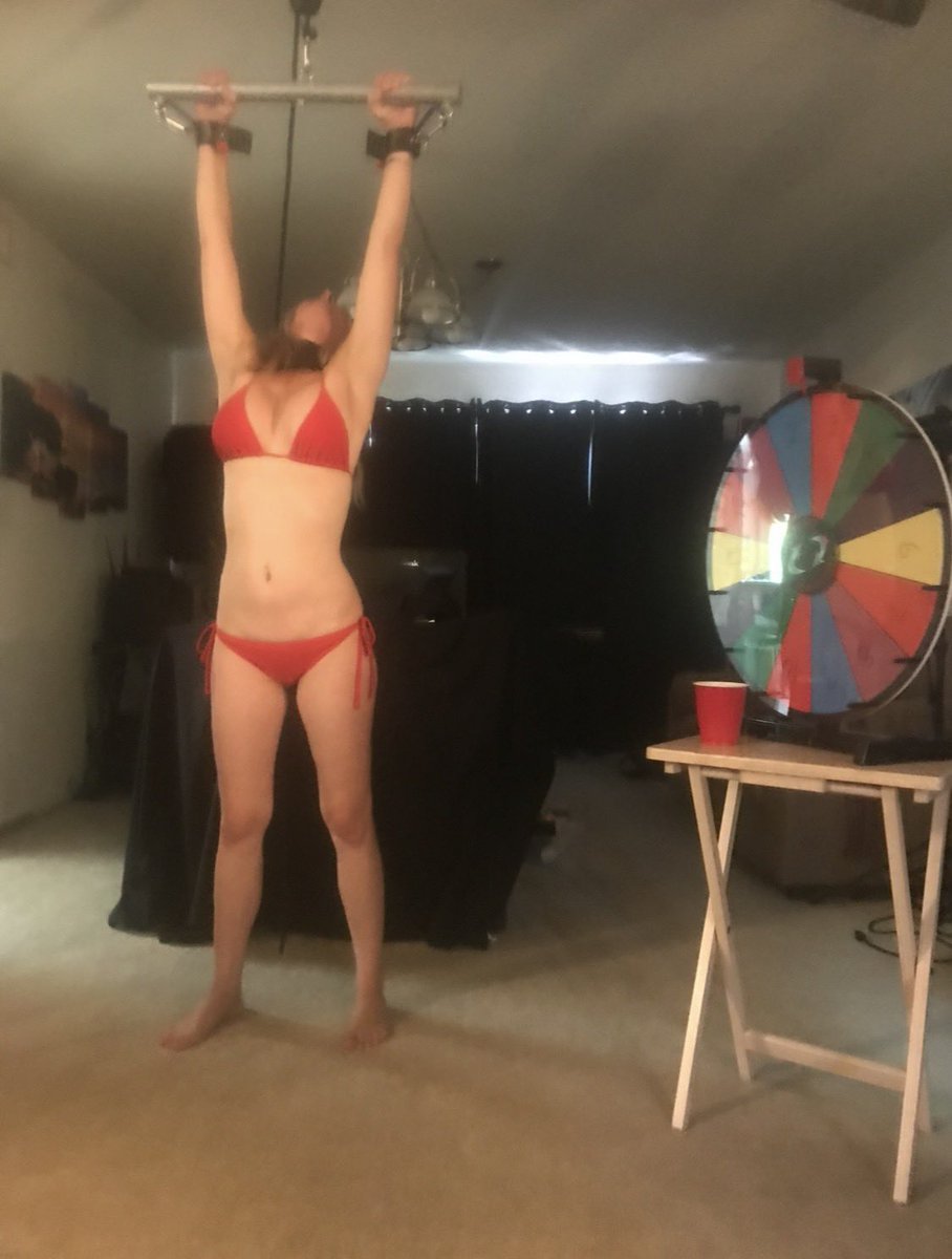 amandakentbound's tweet photo. My fan Scott wanted to spin the roulette wheel in a recent pic. I promised him that a fan did spin the wheel during a custom video! The wheel was spun and an envelope was opened and I had to accept whatever each fan placed in an envelope. Some were painful, others were pleasure! https://t.co/BHuIQGhoXp