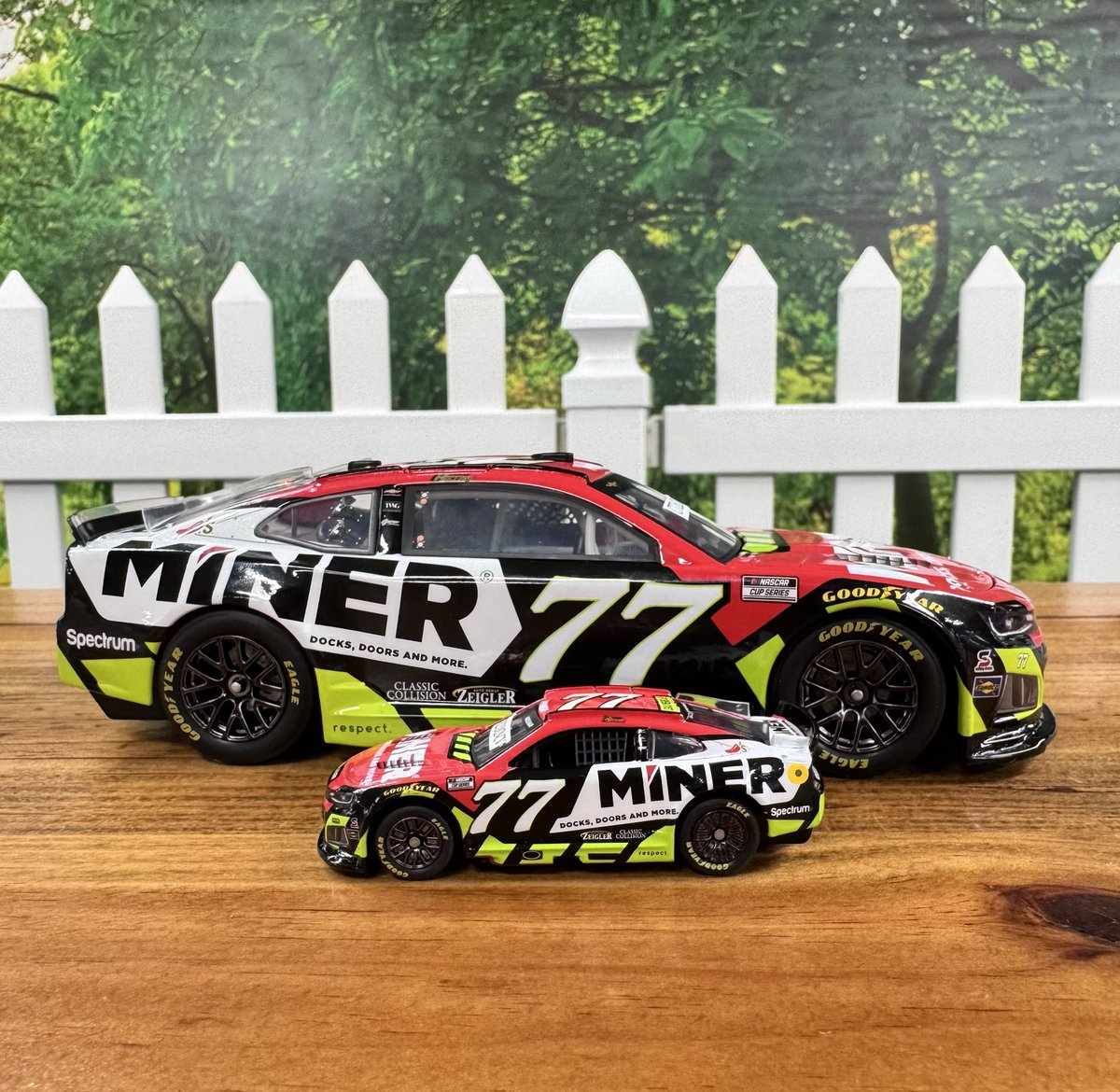Lionel_Racing's tweet photo. Now that's a look 😎 https://t.co/T8Q3cz3Gs0