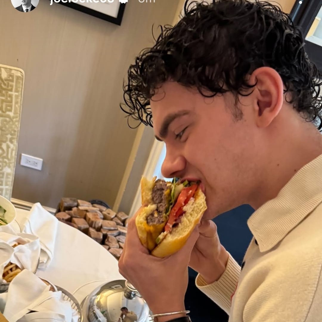 joekitcats tweet picture