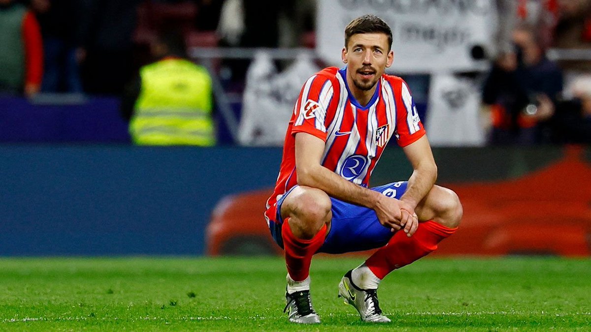 solofichajes123's tweet photo. El @Atleti intentará dar salir al defensa Clément Lenglet en el presente mercado invernal, según informa @RadioMarca #LaLiga https://t.co/h2UWn8iOKY