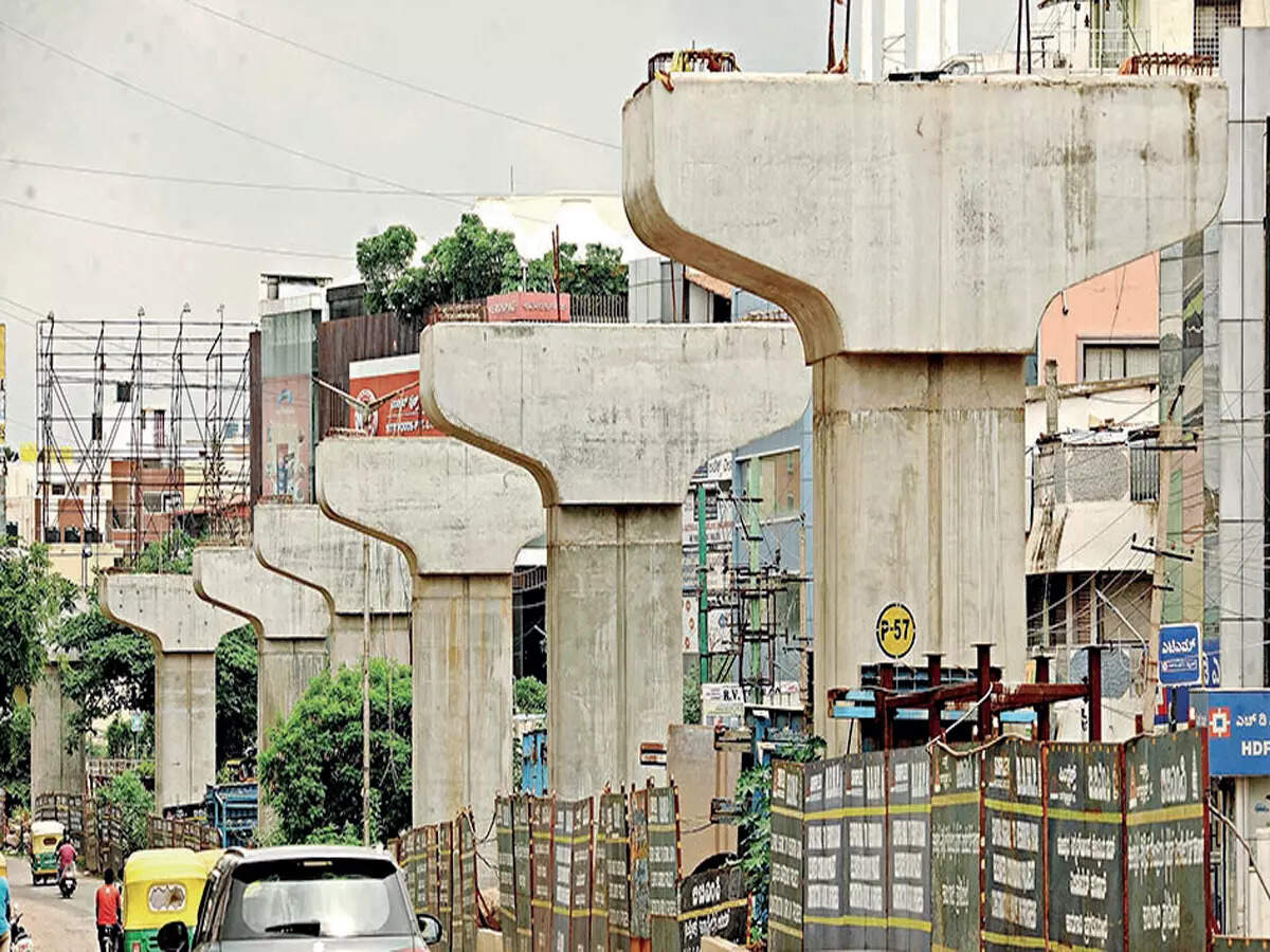 TomCatWa's tweet photo. @Maheshbr4U @DKShivakumar @GBA_office @TOIBengaluru @ChristinMP_ @NammaBengaluroo @epic_bengaluru @bengalurupost1 @Kuma50531Kumar @Vijaykarnataka @priyaJasTweet4u @XpressBengaluru **Laughs in Ejipura flyover https://t.co/slsfRk3G1u