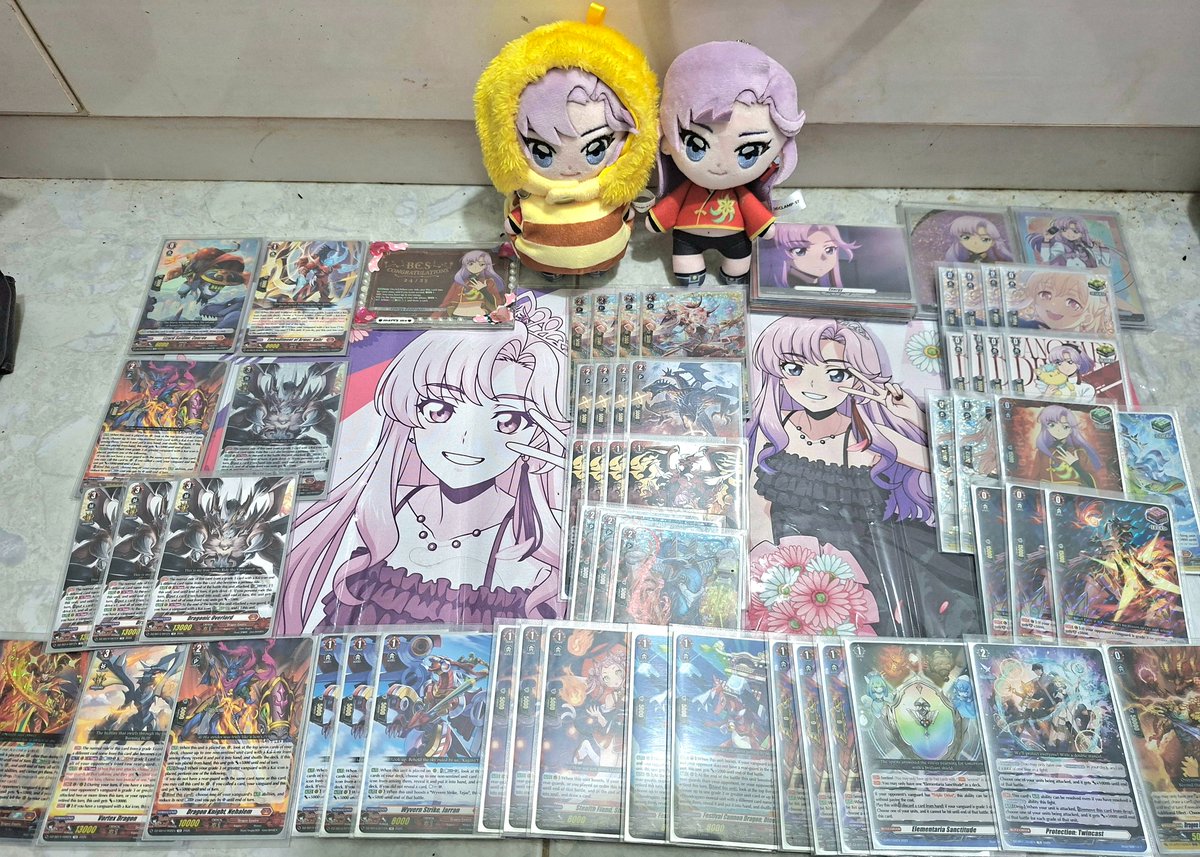MNoirin's tweet photo. Yayyy top 1 today !!! <3
Testing 3v3 tour today ( to prepare for BSF)
R1: Crosswind W ( team W )
R2: Blagmire L ( team W )
R3: Odium W ( team W )
Top8 : Overlord W ( team W )
Top4:  Blagmire W ( team W )
Final: Estasion W ( team W )
#VGTopDecks https://t.co/S7P4xYtqwH