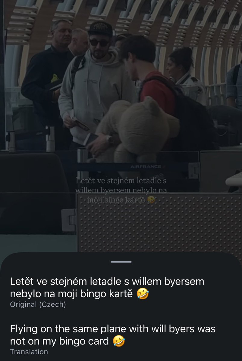 sasha_byeeers2's tweet photo. HE GOT THE FLIGHT IN PARIS TO GO TO NYC❗️so mb Finn gave him that 🧸👀👀

1° vid was 22h ago and the 2° was 13h ago https://t.co/SDCH61G9CX