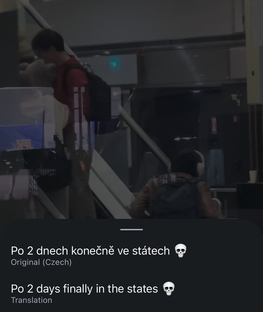 sasha_byeeers2's tweet photo. HE GOT THE FLIGHT IN PARIS TO GO TO NYC❗️so mb Finn gave him that 🧸👀👀

1° vid was 22h ago and the 2° was 13h ago https://t.co/SDCH61G9CX