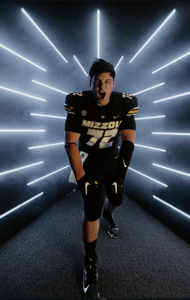 iam_alinedouard's tweet photo. C/O 27 (@PrepRedzoneTX) Southlake Carroll HS OL @TristanDare2027 commits to Missouri @MizzouFootball 🚨🔥 https://t.co/0HnoadqZzK