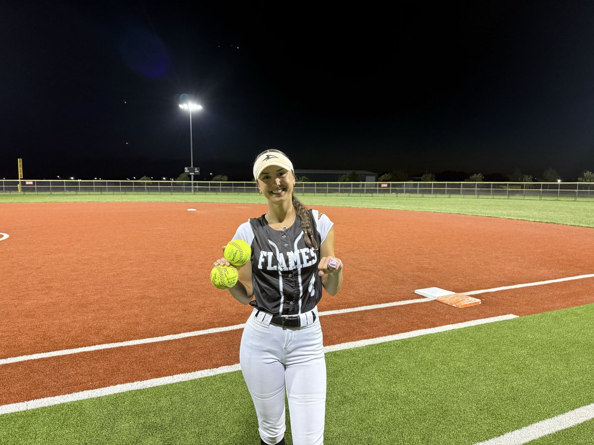 FlamesofNE's tweet photo. 2nd place finish, lots of laughs, and one very determined mozzarella stick! Overall record of 3-2-1 and unbelievable proud of the fight! 

💣💣 @AshlynKottwitz https://t.co/4bJub044UQ