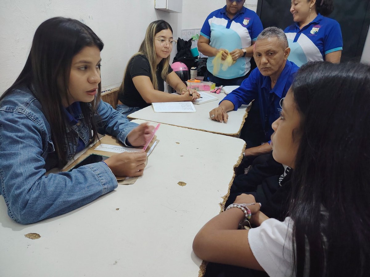 CEApure's tweet photo. En el marco del programa institucional "La Contraloría va a la Escuela", el Órgano de Control Fiscal del estado, mediante la Dirección de Atención al Ciudadano y Control Social, llevó a cabo un conversatorio en las instalaciones de la "E.B.P. Daniel O'Leary". https://t.co/abVI86lcpl