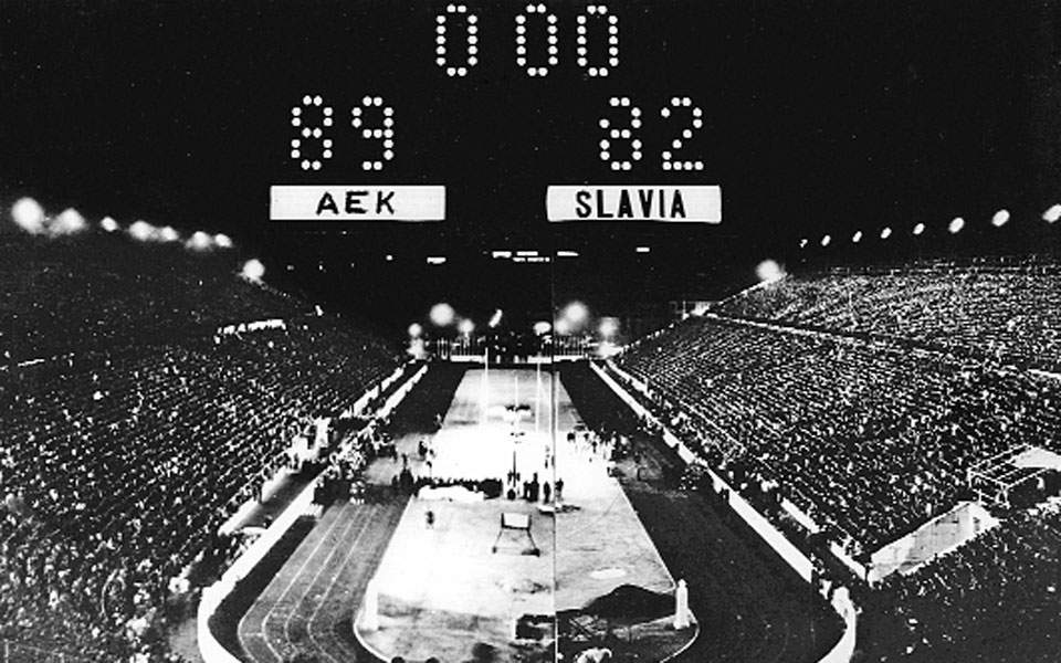 AchillesATH's tweet photo. @salonika___ ΜΩΡΗ ΧΑΡΤΙΝΗ ΚΟΜΜΩΤΡΙΑ ΒΟΥΛΓΑΡΑ ΟΡΚ, Η ΑΕΚ ΤΗΣ ΑΘΗΝΑΣ ΤΟ 1968 , ΠΗΡΕ ΤΟΝ ΠΡΏΤΟ ΕΥΡΩΠΑΙΚΟ ΤΙΤΛΟ ΕΛΛΗΝΙΚΗΣ ΟΜΑΔΑΣ ΣΕ ΟΛΑ ΤΑ ΑΘΛΉΜΑΤΑ ΣΤΗΝ ΙΣΤΟΡΙΑ ΤΗΣ ΕΛΛΑΔΑΣ  , ΣΤΟ ΤΕΛΙΚΟ ΤΟΥ ΚΥΠΈΛΟΥ ΚΥΠΕΛΟΥΧΩΝ ΜΠΡΟΣΤΑ ΣΕ 80.000 ΚΟΣΜΟ(ΥΠΑΡΧΕΙ ΚΑΙ ΣΤΟ ΡΕΚΟΡ ΓΚΙΝΕΣ)ΠΟΝΑΣ μπαορχ bc 2012??βουλωνε τωρα https://t.co/IeyUatt8g2
