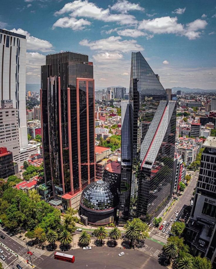 VisualHeaven07's tweet photo. Mexico City 🇲🇽 https://t.co/pQ76S2Qt9R
