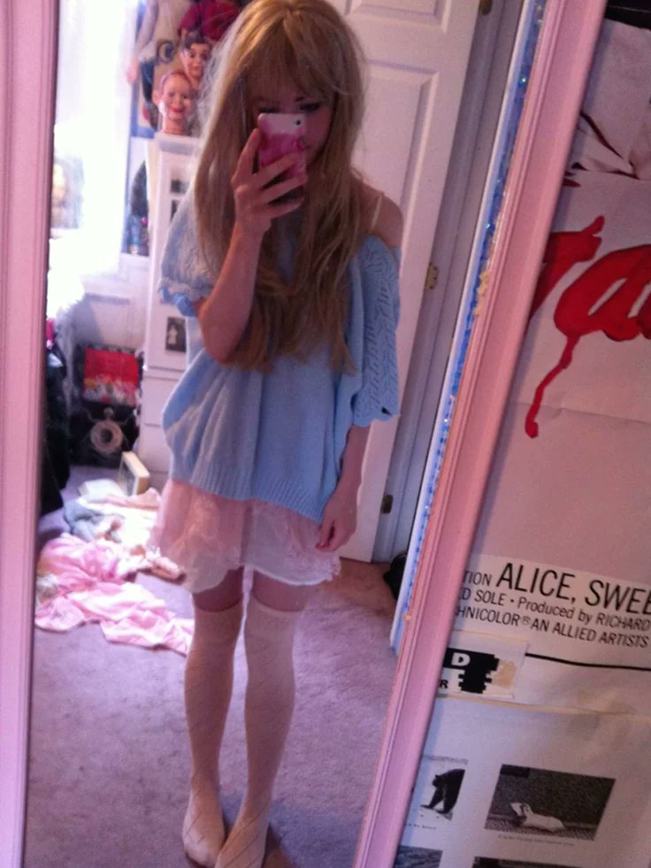 W1ldson's tweet photo. when u love mirror selfies, this is what you end up doing https://t.co/jZX1qyfmGn