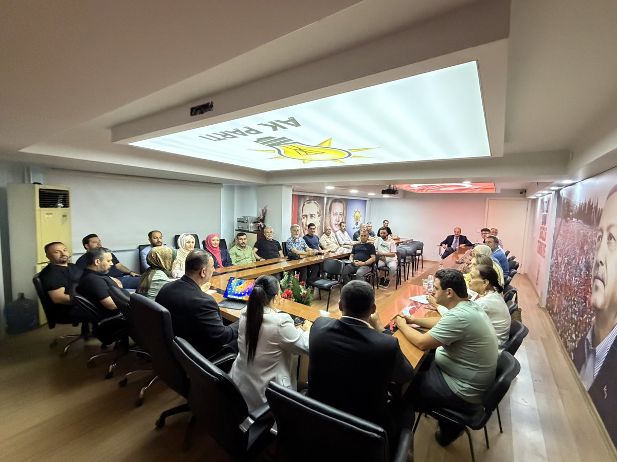 SAITBASDAS's tweet photo. 📍 AK PARTİ Konak İlçe Başkanlığı

Yönetim Kurulu Toplantımızı ilçe binamızda yüksek katılımla gerçekleştirdik.

Konak’ımız için yürüttüğümüz çalışmaları değerlendirip, önümüzdeki dönemin yol haritasını istişare ettik. Ortak hedefimiz, ortak sevdamız ve tek gündemimiz var: Konak’a hizmet.

Tek hedefimiz farklı bir Konak, daha güçlü bir Konak!