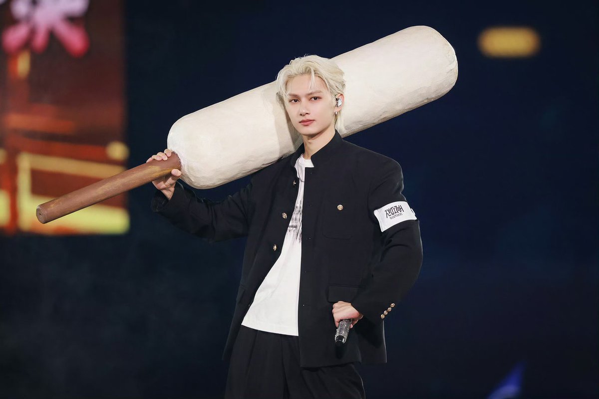 CrescentJun_PH's tweet photo. HAPPIEST BIRTHDAY, JUNHUI NAMIN! 🎂 🎉

Thank you sa buhay mo, sa lahat ng joy, comfort, at inspiration na naibibigay mo~~ We will always love you, support you, celebrate you and applaud you sa bawat hakbang mo. We love you so much, our bebi kuting! 💕💕💕

TO THE MOON AND BACK WITH JUNHUI
#오늘은_문준휘생일_축하_쿠다사이
#OurMoonlightJUNday #文俊辉 @pledis_17