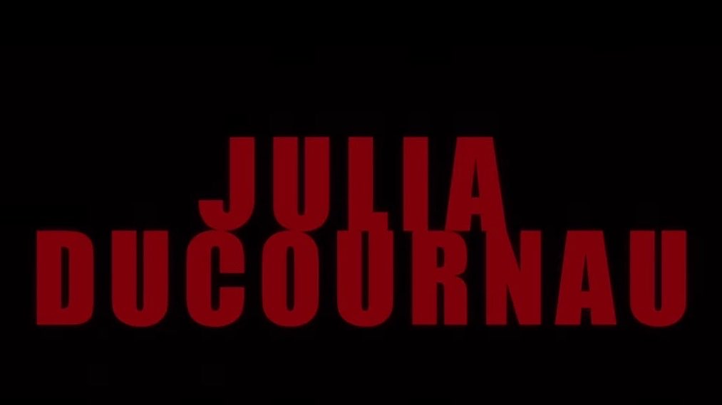 _Ludoisback's tweet photo. Mylène Farmer, le nouveau clip événement signé par la réalisatrice Julia Ducournau.
Ce jeudi à 18h00.
Welcome back Mylène ! https://t.co/jLVTKLNFRo