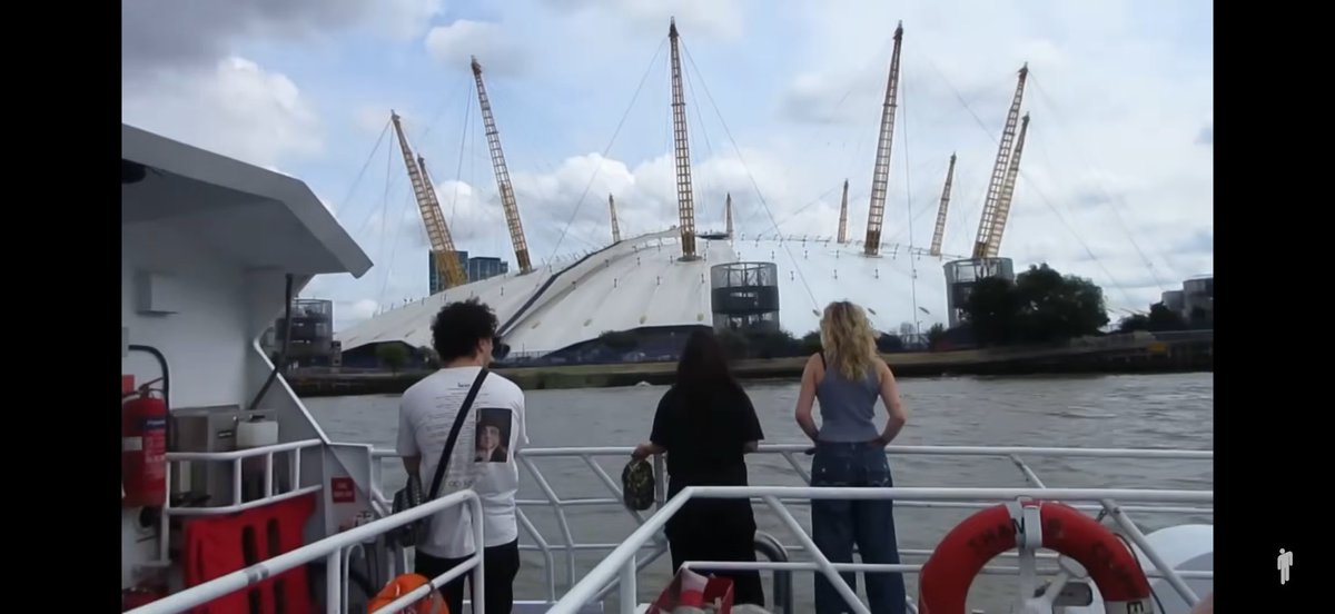 ifitriedtoleave's tweet photo. PUT THIS IN THE LOUVRE #o2supremacy #mysecondhome https://t.co/q5sYWY22LL