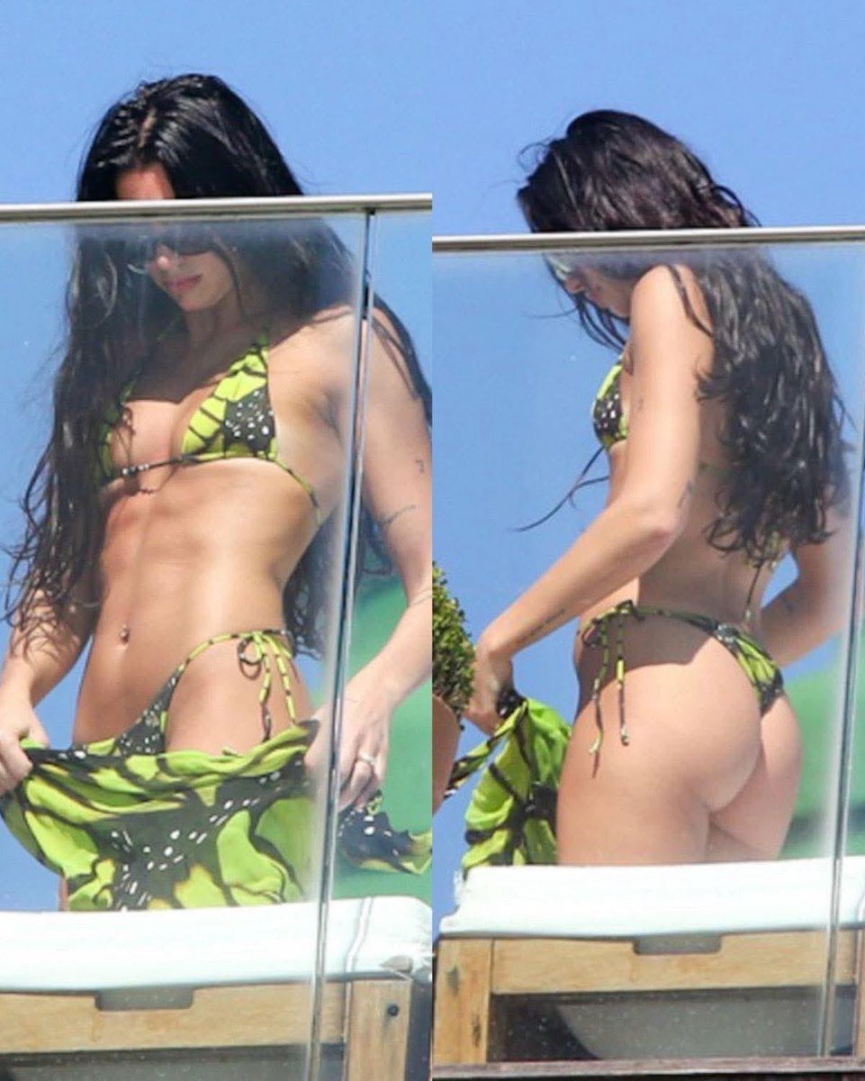 addictionfem's tweet photo. dua lipa https://t.co/NZ1nZXcx7f