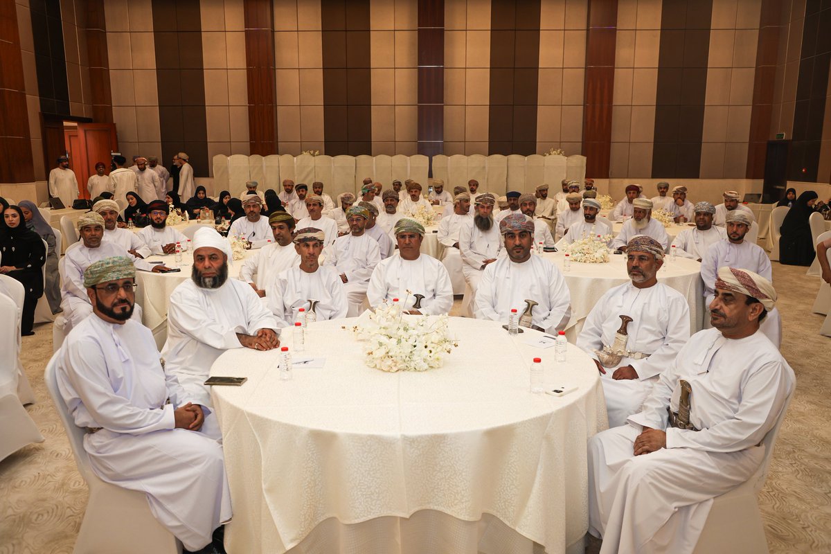 OCCI_BN's tweet photo. نظم فرع غرفة تجارة وصناعة عُمان بمحافظة شمال الباطنة، ممثلًا في لجنة الأمن الغذائي، ندوة بعنوان «من المزرعة إلى المصنع» تحت شعار «مستقبل غذائي مستدام»، وذلك بقاعة مجان بولاية صحار، تحت رعاية سعادة الدكتور أحمد بن ناصر البكري، وكيل وزارة الثروة الزراعية والسمكية وموارد المياه للزراعة، وبحضور المهندس سعيد بن علي العبري رئيس مجلس إدارة الفرع، وعدد من مسؤولي الوحدات الحكومية والخاصة والمزارعين والمهتمين بقطاع الأمن الغذائي.