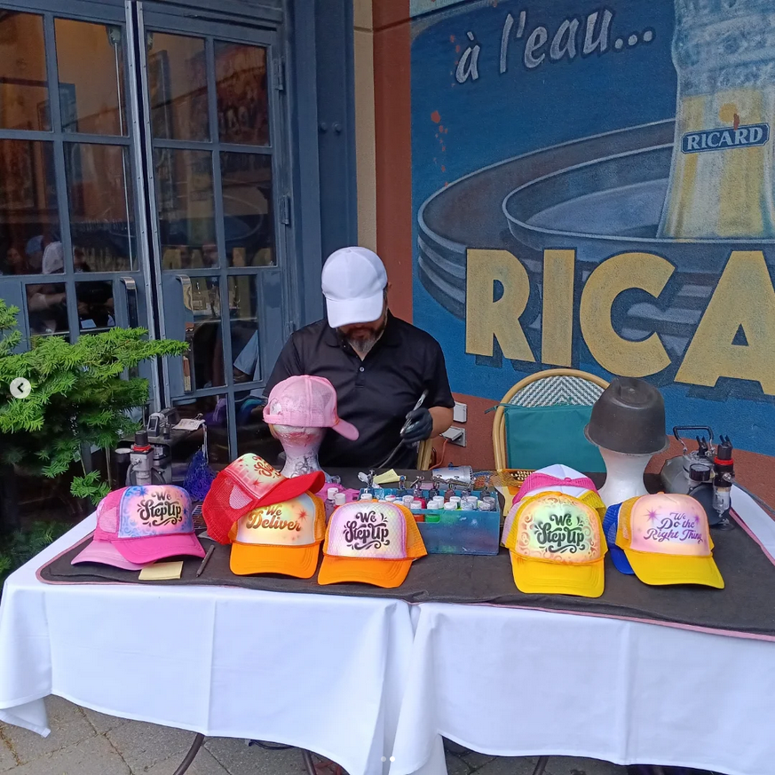 AirbrushToronto's tweet photo. Airbrushing custom trucker hats for Frank @airbrushing4u for Canada Life #airbrush #airbrushartist #activation #promotions #toronto https://t.co/hjfhNmItMd