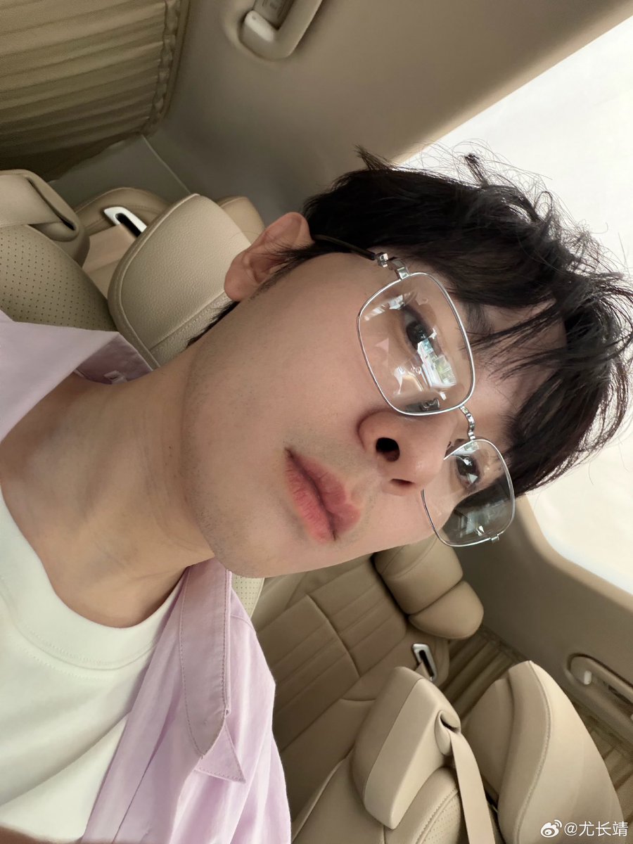 Fah_Prompon's tweet photo. แว่นมานี่มา😊😊😊 https://t.co/nKHXu33xkM