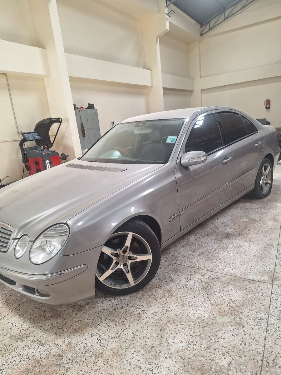 DerrickUdu55582's tweet photo. Mercedes Benz e240
Automatic 
2400cc
790,000ksh
0799561061 https://t.co/OyeKtvn56B