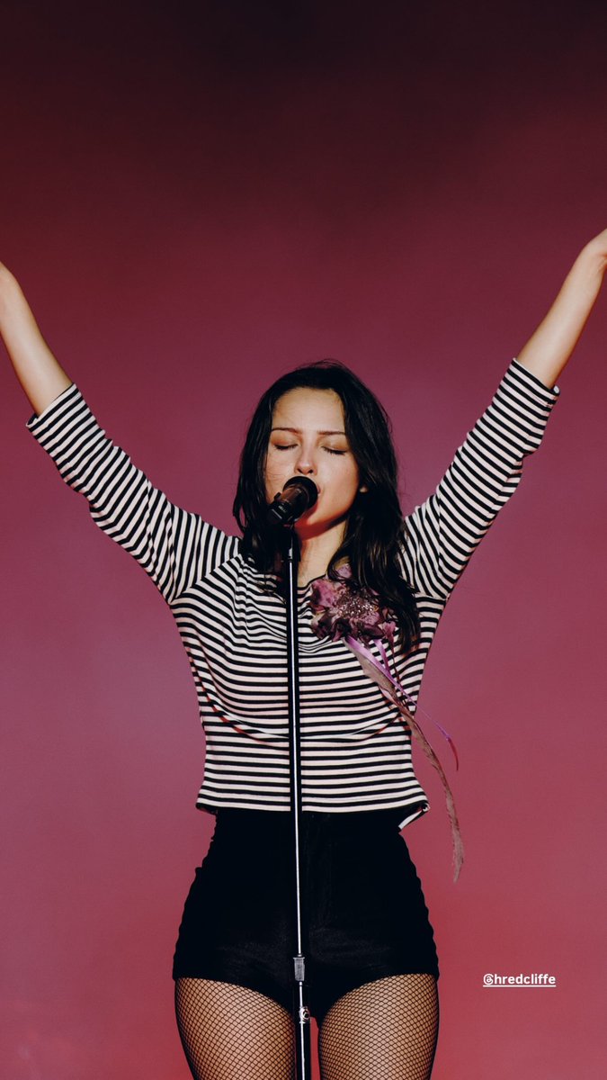 CelebzFun424's tweet photo. Olivia Rodrigo looked so hot at Primavera Sound 2026 this past weekend! 😍🥵 #celebgoon #goon #goddess https://t.co/gmxXAfnqU1
