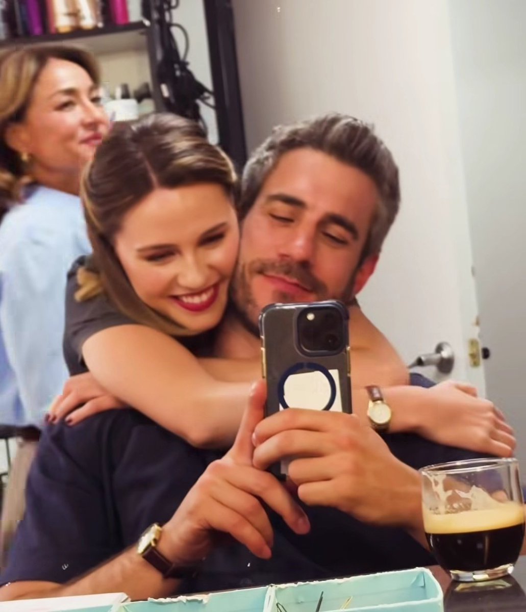 GaditaLess's tweet photo. Carolina sigue grabando.. #FiBi Si Fina termina yéndose con Bianca a Argentina, que @DiagonalTV renueve a Antea para la siguiente temporada y así tener #Marloe #Sueñosdelibertad https://t.co/HezEuRJH5G