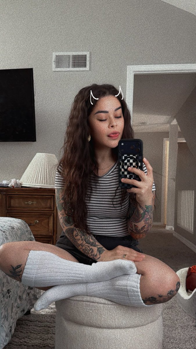 GoddessKnull's tweet photo. Still thinking about me?

I figured 🤭

Most expensive habit you’ve ever had 🪄🖤 https://t.co/du3SMq6HJb