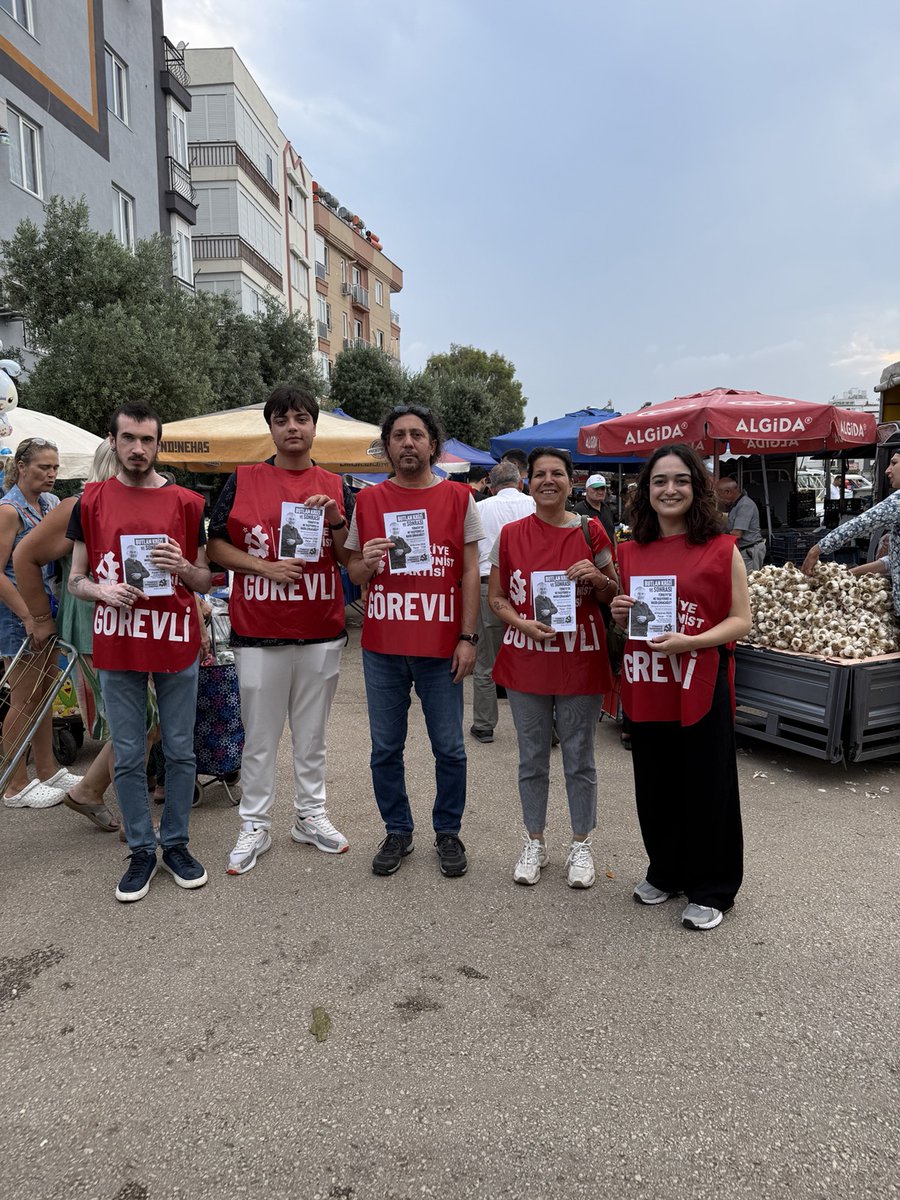 tkpantalya's tweet photo. 📍TKP Genel Sekreteri Kemal Okuyan'ın katılımıyla gerçekleştireceğimiz "Butlan Krizi ve Sonrası" etkinliğimizin duyurusu ile Kızılarık Pazarı'ndaydık.

📍14 Haziran Pazar, 17.00
Konuksever Cemevi Konferans Salonu https://t.co/sQcvzPN7d2