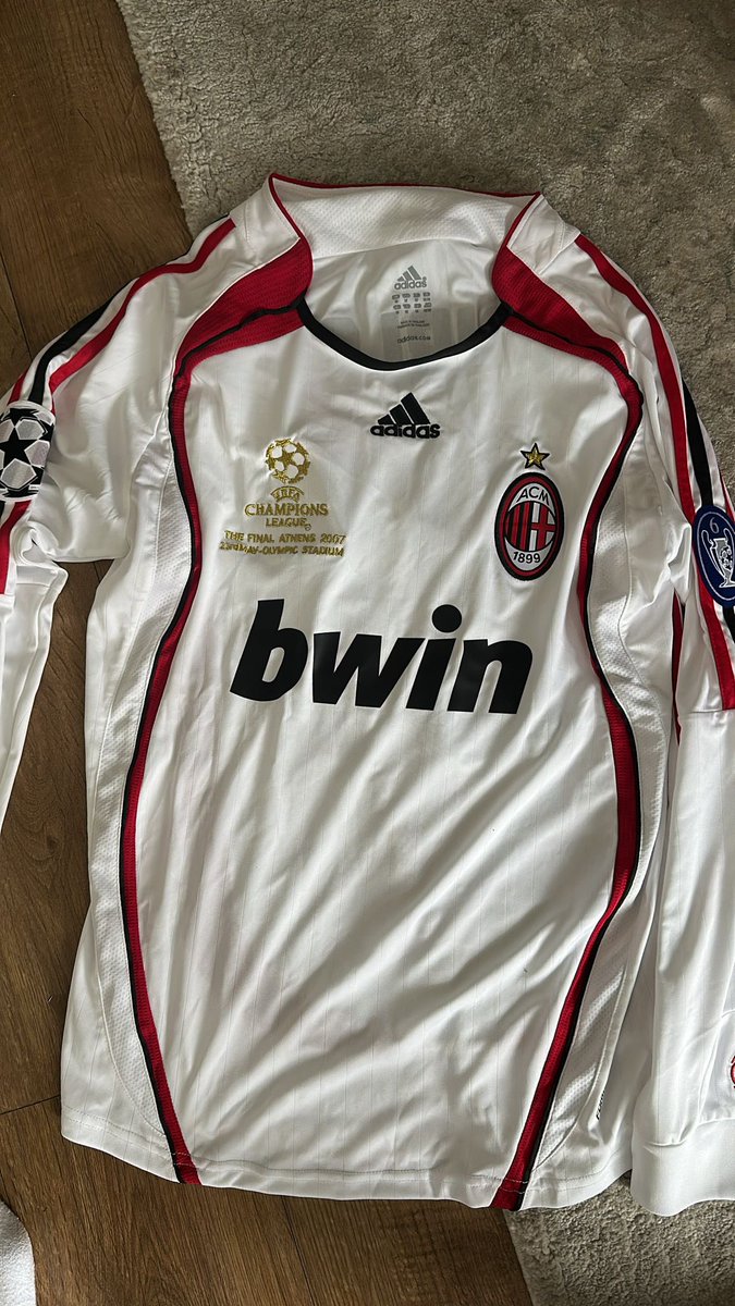_ROMemorabilia_'s tweet photo. Signed Kaka and Pirlo AC Milan 2007 Champions League winners shirts (not match worn to be clear) with Certificate of Authenticity ✍️

The shirts can be framed with 2 photos of your choice and name plaque or framed with no photos and no name plaque 🖼️ https://t.co/cykgPw77Uc