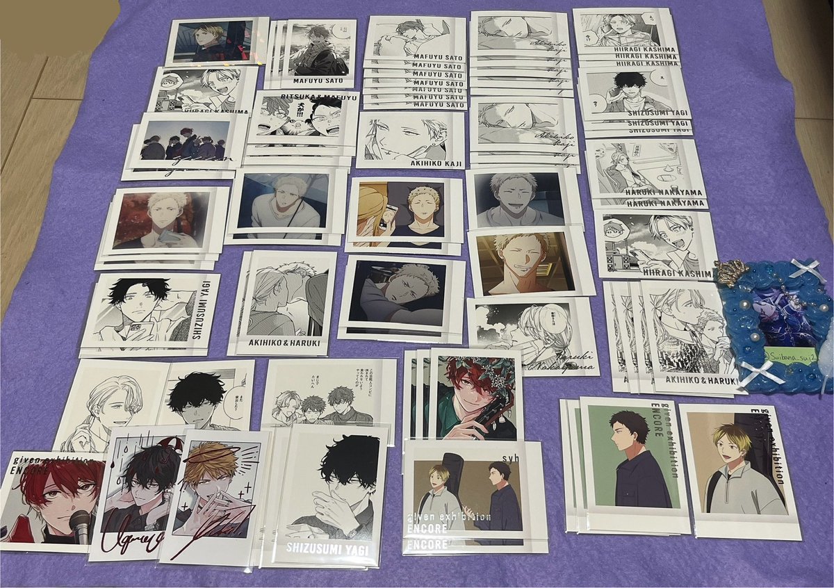 Suibana_sui2's tweet photo. 【交換/譲渡】ギヴン アニメイトカフェ アニカフェ トレーディングステッカー コロッタ ぱしゃこれ

譲 真冬 立夏 柊 秋彦 春樹 玄純 雨月 りつまふ あきはる

求 ぱしゃこれ 立夏4枚目>>定価＋送料
　コロッタ モノクロ 玄純
　ステッカーカラー春樹

初回プロカ必読
1部交換のみ https://t.co/RvP6mIwiy7