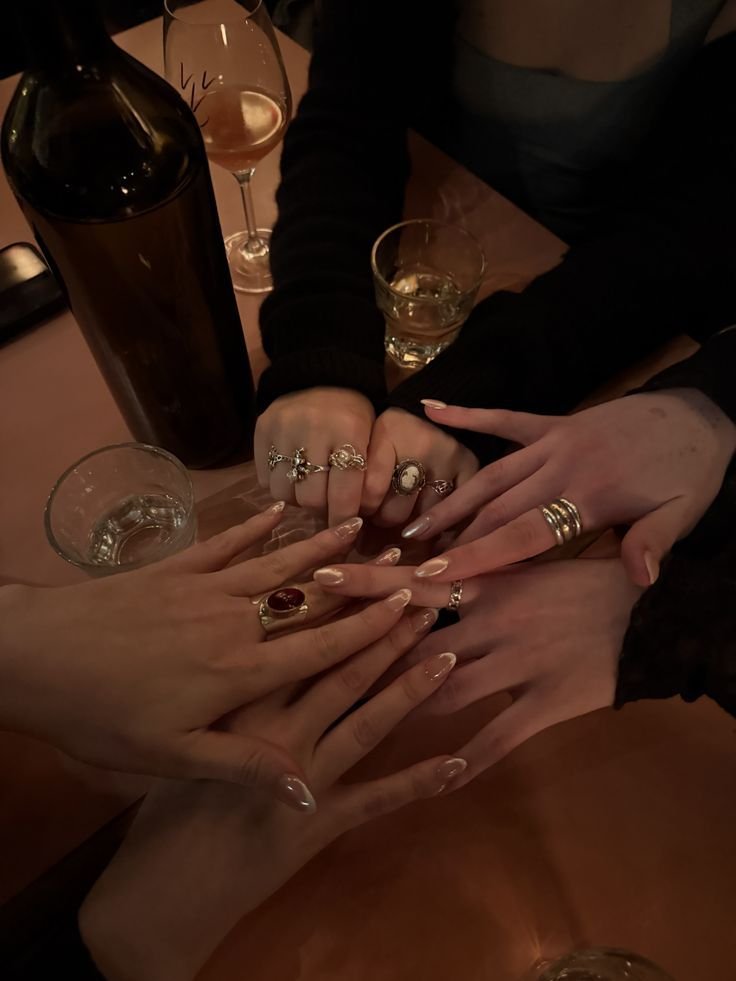 ethereprose's tweet photo. One is wild, the other is wasted. Standard girls night out with us. https://t.co/zeHBjUiOhU