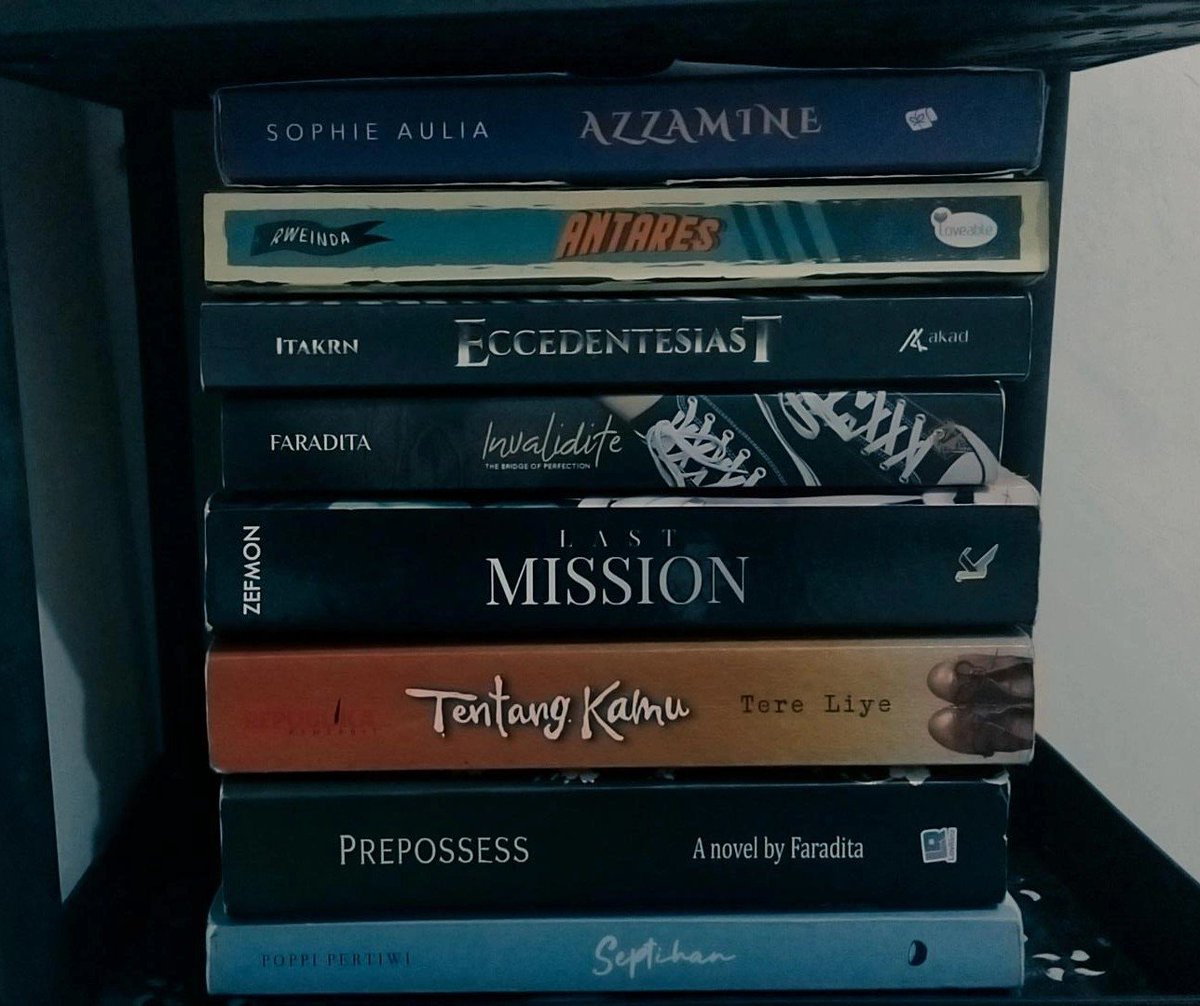 ariviani_diva's tweet photo. #WTS hiii aku mau preloved novel pribadiku. harganya mulai dari 35-50k. untuk kondisi bukunya bisa DM yaa~ https://t.co/5H7BQgTvOV