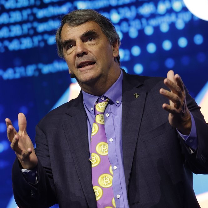 TheBitcoinConf's tweet photo. BILLIONAIRE TIM DRAPER SAYS "BITCOIN WILL ECLIPSE THE DOLLAR ENTIRELY AS RETAILERS BEGIN TO ACCEPT BITCOIN" 🚀

THEY WILL "DECIDE THEY ONLY WANT TO ACCEPT BITCOIN" ✊ https://t.co/oD7WSlfAwI