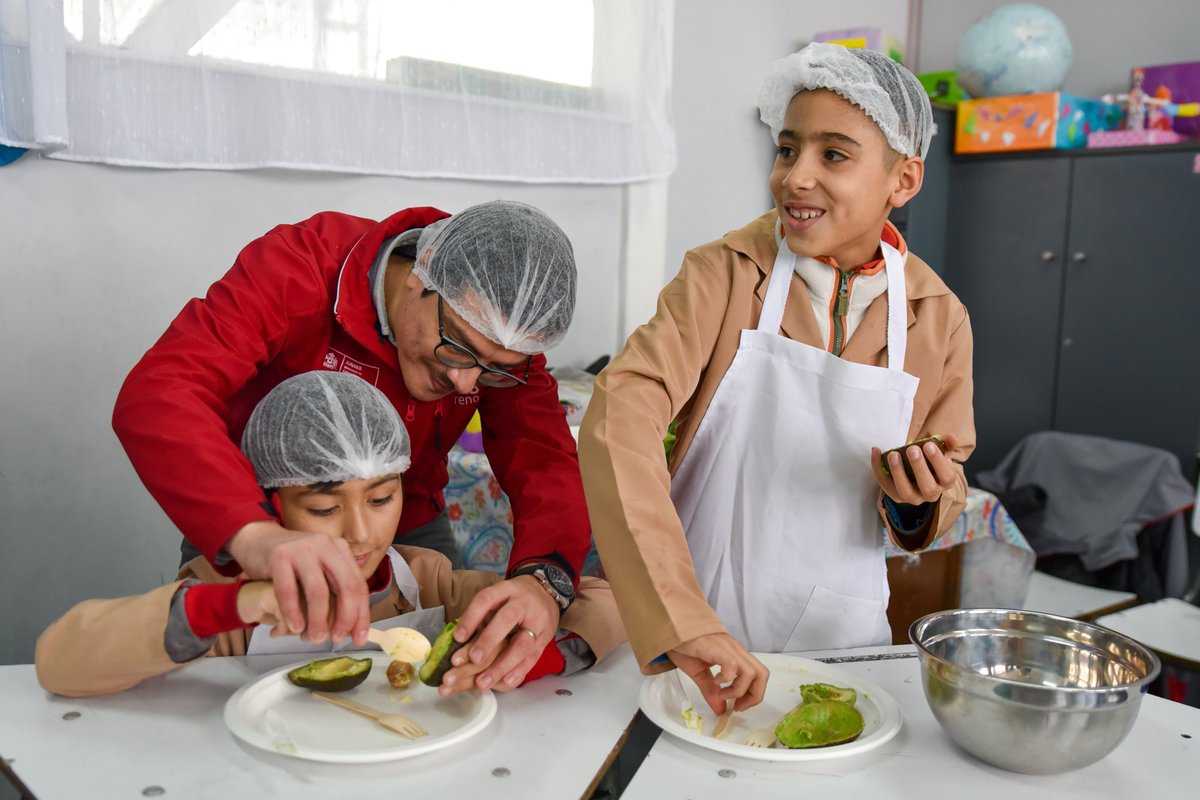 junaeb's tweet photo. ¡Gran jornada de vida sana junto a la Escuela España de Valparaíso en el programa ESPA de Junaeb! 🏃‍♀️✨
¿Qué tuvimos?🤔
🕶️ Realidad aumentada
💃 Zumba
🍎 Cocina saludable
🎯 Juegos recreativos

¿Cuál creen que fue el taller favorito de los niños?👇 https://t.co/hzAjdNrrBY
