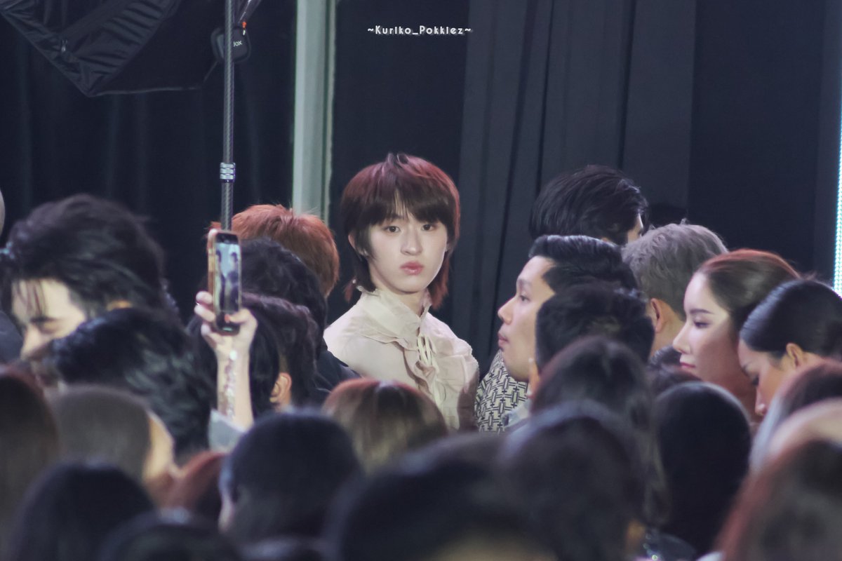 Pokkiez's tweet photo. ตํานานเด็กหลง ผู้คนมากมาย but you look so shine 🍓🥰✨️ https://t.co/qdSyzYP5mh