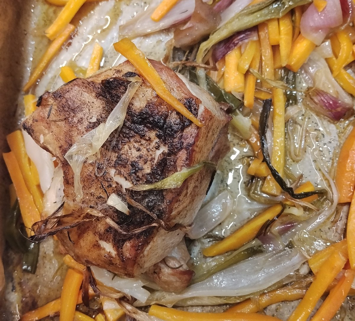 signoredelno's tweet photo. Spalla al forno. 8€ al kg.
#spesometro. https://t.co/kLoh97Zb1e