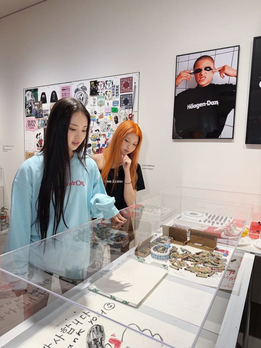 leexsol's tweet photo. ㅤㅤ
ㅤㅤ(´｡• ᵕ •ᵜ•｡`) ♡ ୭‌ ·˚
Everything felt so warm and inspiring, I’m still smiling just thinking about it~ https://t.co/ueUupQ7qjJ