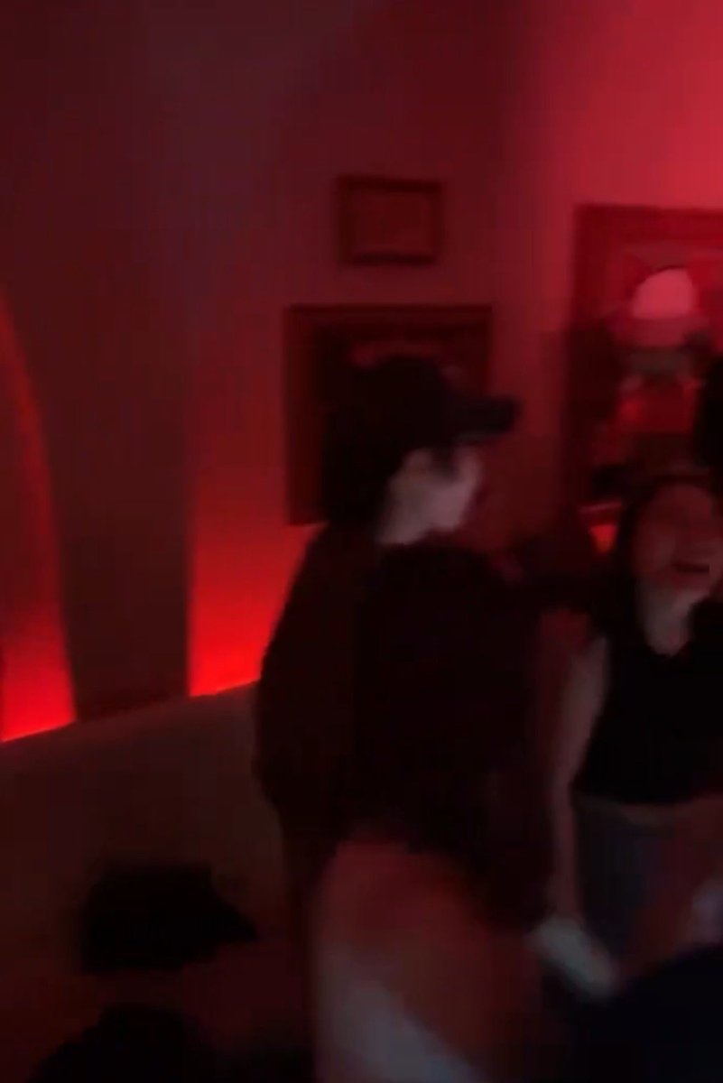 Jinyuzcums's tweet photo. So, will namping get crucified the same way all of you are crucifying zee for merely hanging out with his friends??? Cause he was also at the same club but y'all lose your marble over zee. Now let's see what you will do. https://t.co/xR1VA4nH6q