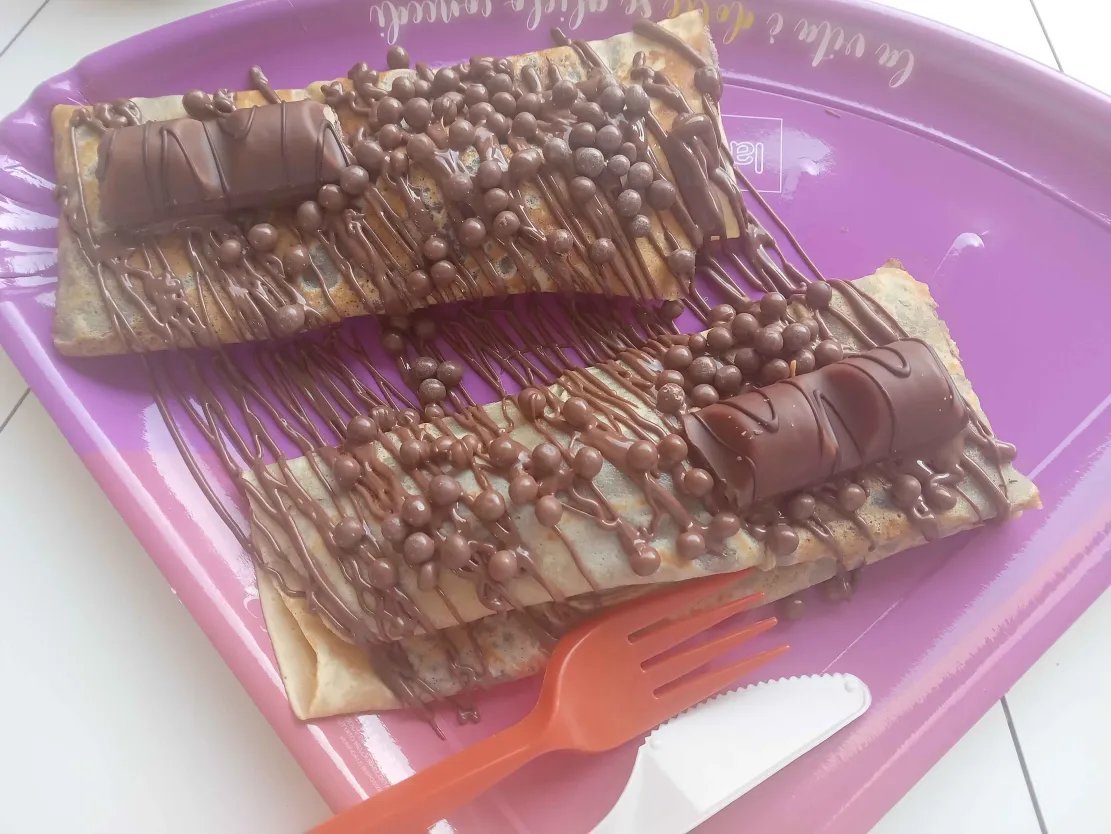 BoundSoleil's tweet photo. I haven't been blogging much, been caught up in a lot of things...

How has everyone been? I've been alright, got some food for myself today.

Chocolate crêpe rolls. Yummy. https://t.co/2tt3y8zz67