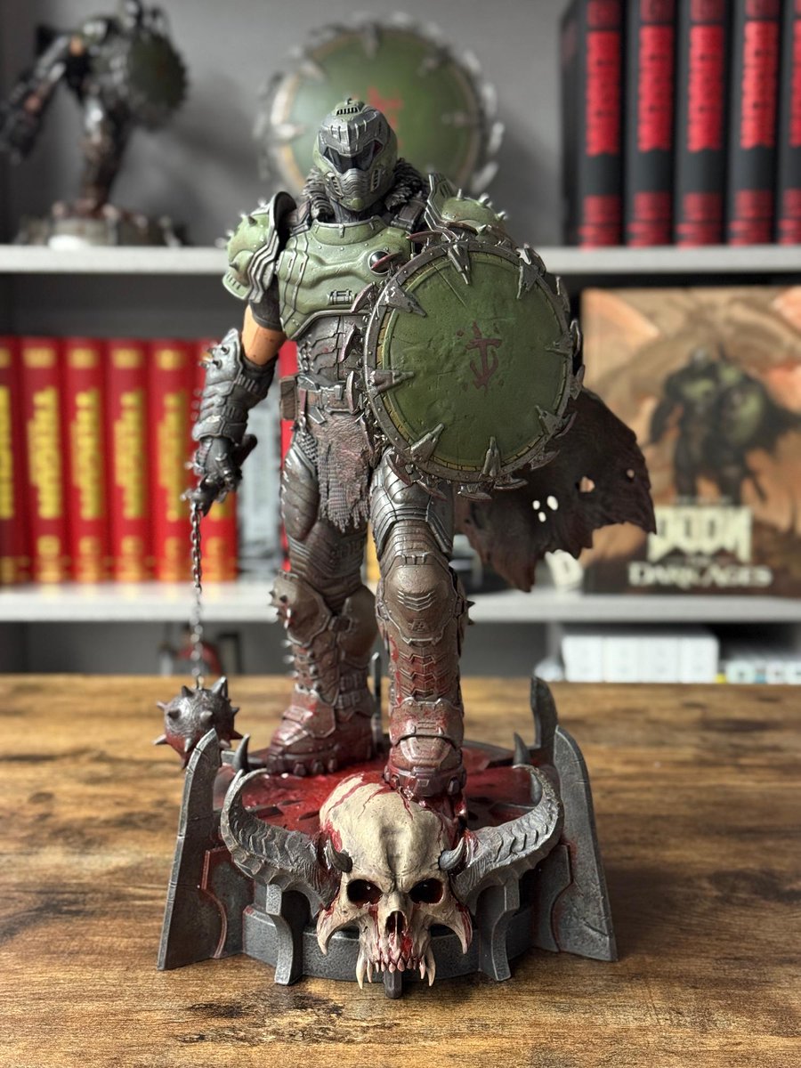 DarkHorseDirect's tweet photo. Get ready for DOOM: The Dark Ages - Revelations with our exclusive @DOOM Slayer Statue! Limited to only 500 units, don't miss your chance to remind Hell what it fears most! Pre-order the Slayer today: https://t.co/tVcAhIG0OT

@darkhorsecomics @bethesda @idSoftware #DOOM https://t.co/G0LCTjvQFR