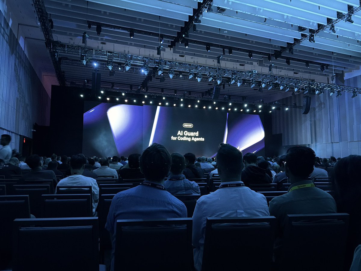 bigjohn11's tweet photo. #dash2026  just went to the keynote.  Lots of ai stuff. https://t.co/8elZOuTXYr
