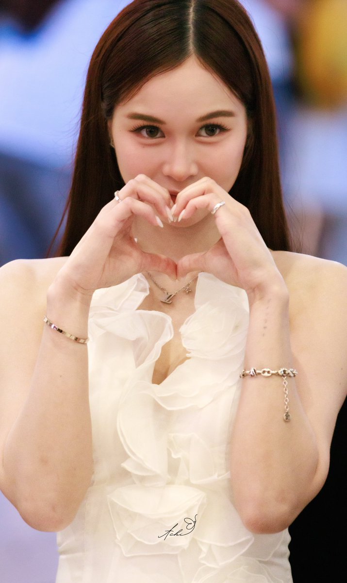 Bebright2105's tweet photo. งานเมื่อวาน                            ไลฟ์วันนี้ 

แปลว่าเพิ่งไปสักมาหรอคะ โอ้ยยย เหนือขากลับมาก่อน พี่นอนไม่หลับแล้วค่ะ สาววายตาตื่นกันทั้งด้อมแล้ว🥹

#Nurdesoraya #TKNur https://t.co/EjFCUVw7kh