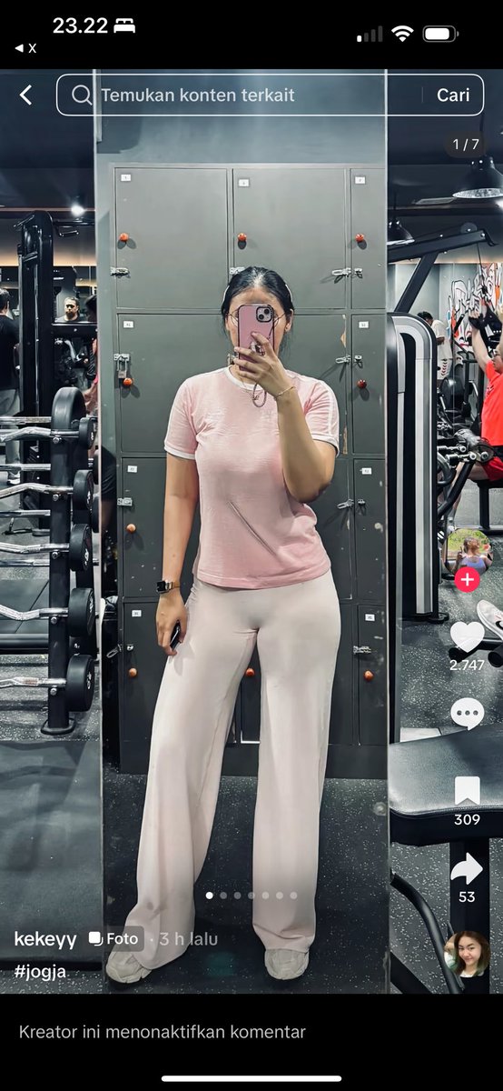 mochiummm's tweet photo. oh jadi gini rasanya difakerin WKWKWK
ya kesel dikit. 
coba kalian cek siapa tau foto mantep kelen juga dipake krn kolom komennya dinonaktifkan. https://t.co/kZwEnQckVc