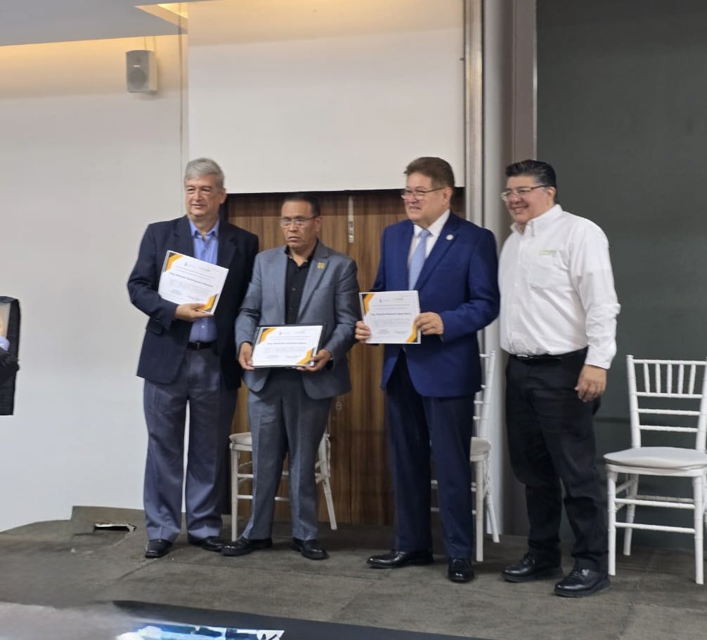 CONUEE_mx's tweet photo. La #Conuee realiza en Morelia, Michoacán, el Taller de promoción de los #AVEE, junto con @canamemx, @AAmeneer, @aiemac , @CIMEJ_Colegio y representantes del sector energético.
Israel Jáuregui, director general de Conuee, destacó que la #EficienciaEnergética debe traducirse en ahorros reales y formar parte de la cultura organizacional. Añadió que los Sistemas de Gestión de la Energía son una herramienta clave para fortalecer la competitividad de la industria.