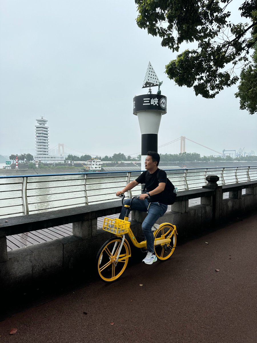 Arseny_Pakhomov's tweet photo. 早高峰骑小电驴绕开了堵点，20分钟就到公司，比地铁省了一半时间，快乐值拉满！ https://t.co/2o4YheEeZG