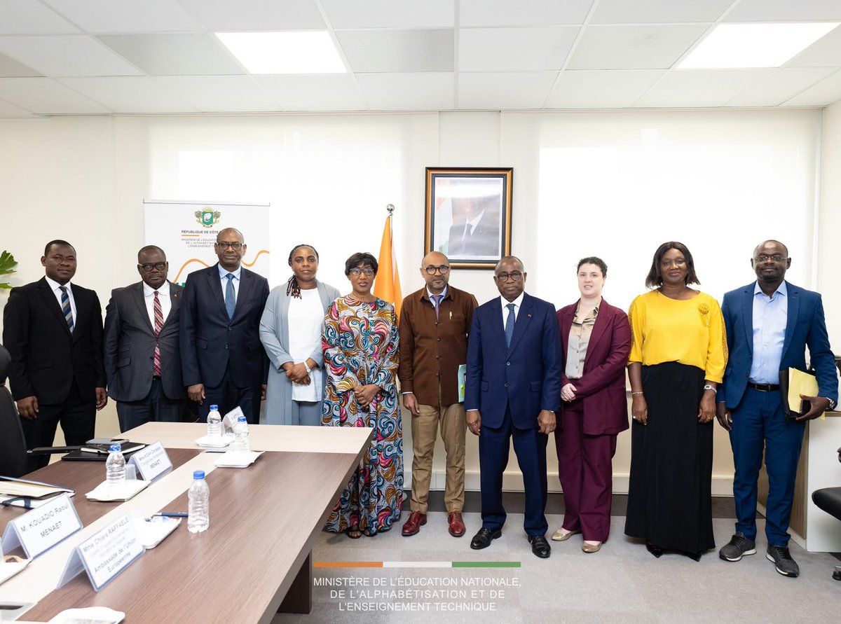 UEenCI's tweet photo. Ce 08/06/26, le Min. N’guessan Koffi a reçu en audience S.E.M @IrchadR, Ambassadeur de l’UE 🇨🇮🇪🇺
Au cœur des échanges : l’enseignement technique et la formation professionnelle.
L’appui de l’UE s’inscrit dans la vision du PND 2026-2030 de la 🇨🇮
#UEenCI #PND @FormationProCi https://t.co/6igD5NCMnE