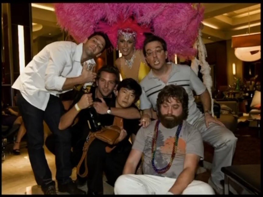 porqueTTarg's tweet photo. "The Hangover"

Porque las fotos de los créditos de esa película fueron reales.

El director les dio una cámara barata y los mandó de fiesta por Las Vegas. 

Terminó tan mal que Galifianakis intentó sobornar para borrar una foto y los abogados tuvieron que censurar otra. https://t.co/Ty1e9xQZdC
